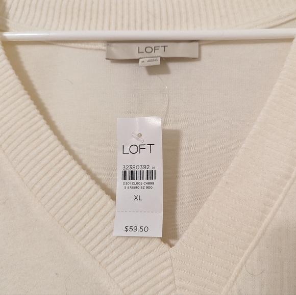 NWT LOFT Soft V Neck - Picture 3 of 6